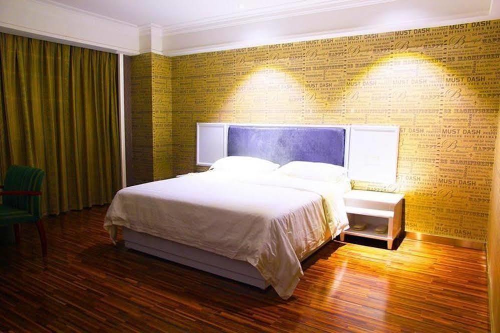 New Zhongxun Business Hotel Yueyang エクステリア 写真