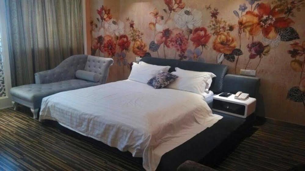 New Zhongxun Business Hotel Yueyang エクステリア 写真