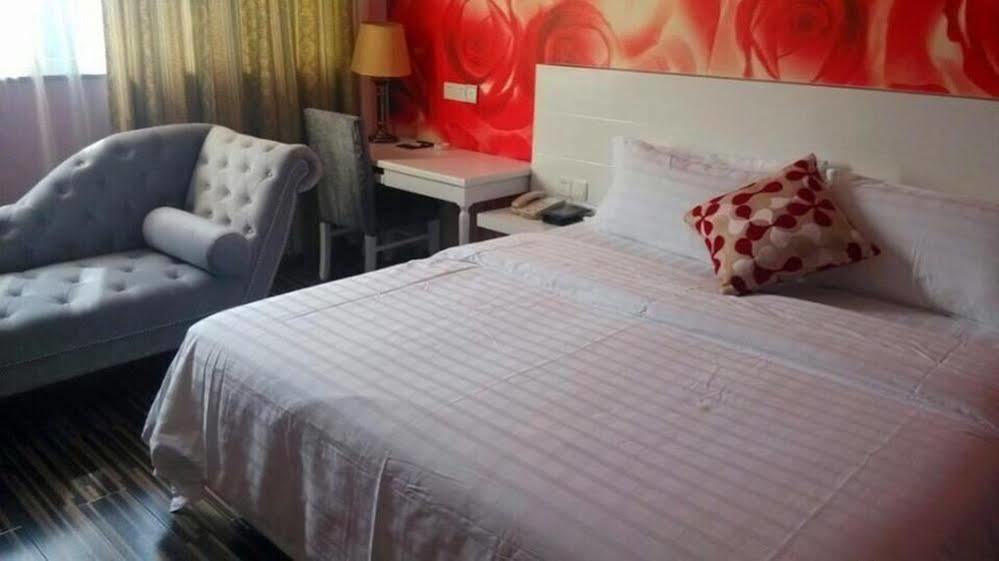 New Zhongxun Business Hotel Yueyang エクステリア 写真